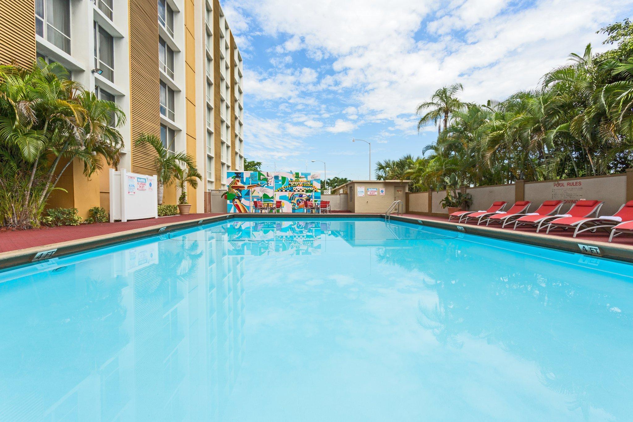 Holiday Inn Miami International Airport By Ihg Miami Springs Exterior foto