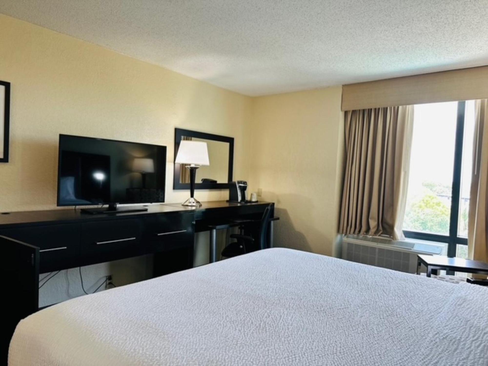 Holiday Inn Miami International Airport By Ihg Miami Springs Exterior foto