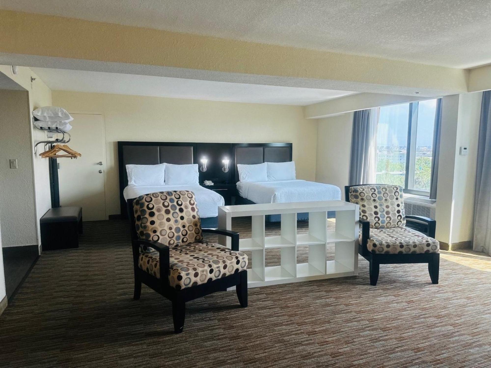 Holiday Inn Miami International Airport By Ihg Miami Springs Exterior foto